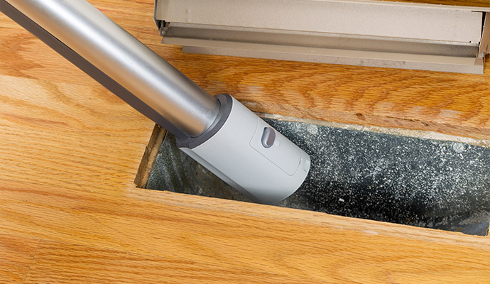 Residential duct cleaning service